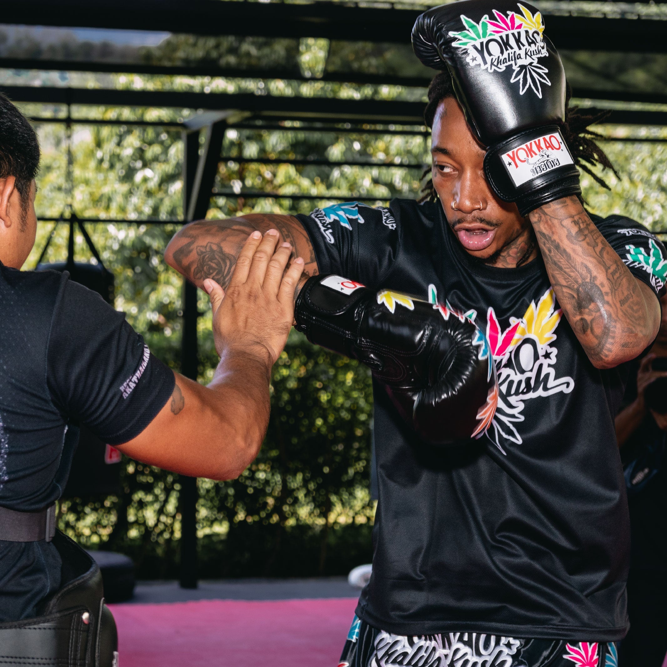 Khalifa Kush -Nyrkkeilyhanskat